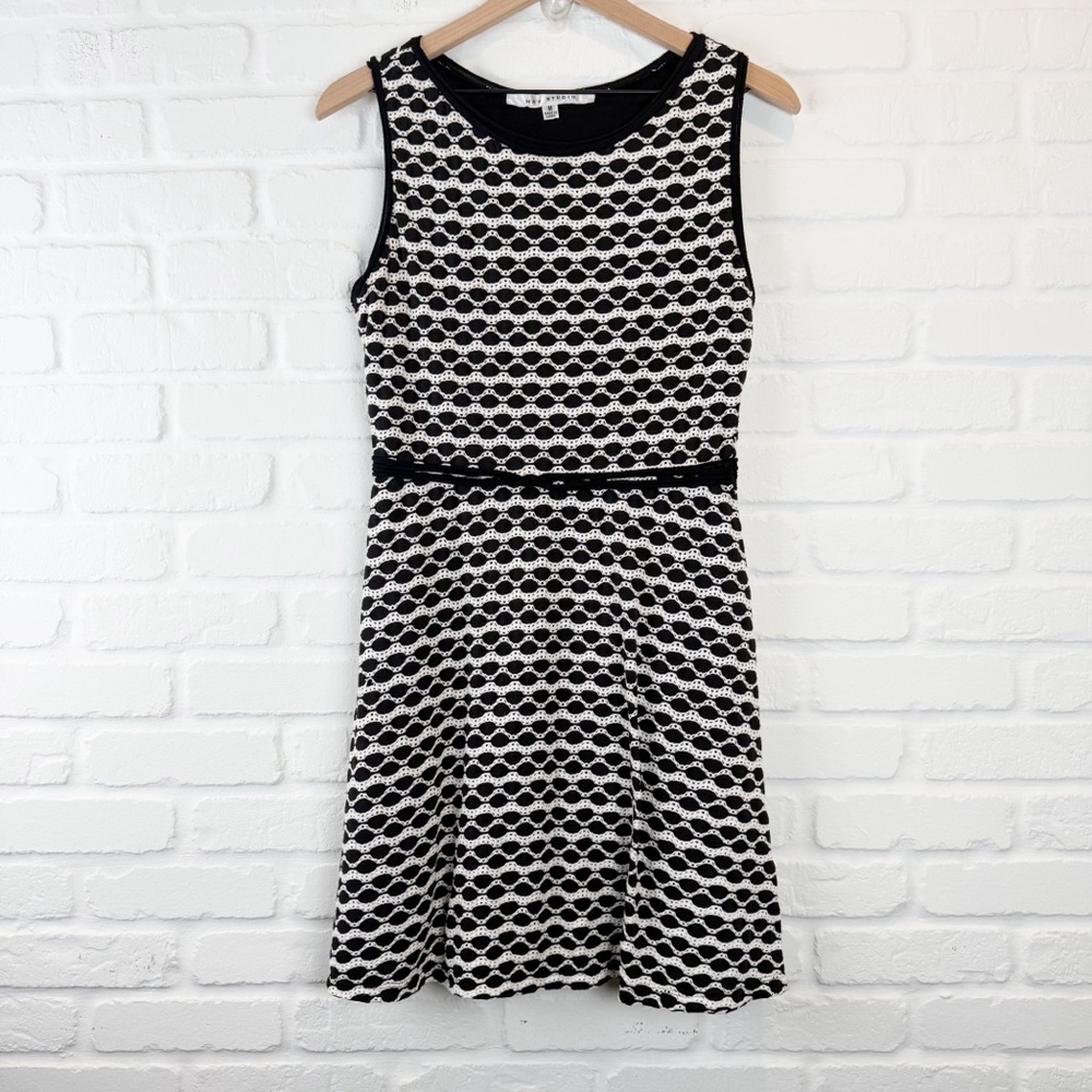 Max Studio Knit Tank Dress Black White Geometric Print A-Line Sleeveless Medium
